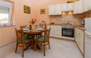 Beautiful Apartment In Sisan With Wifi