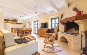 Gorgeous Home In Sisan With Wifi