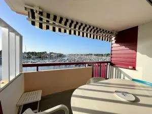 Appartement avec balcon vue sur le port & piscine - Capbreton