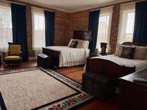 Deluxe Double Studio room in Tanglewood Inn