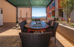 2 Bedroom Lovely Apartment In Kostrena