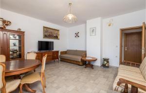 Lovely Home In Josinovac With Wifi