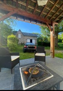 Villa Sleeps 8 with Pool and Hot Tub