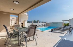 5 Bedroom Cozy Apartment In Banjole