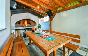 Beautiful Home In Dugo Selo