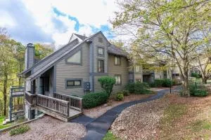 Seven Springs Resort 1BR condo, shuttle to slopes! condo - Champion