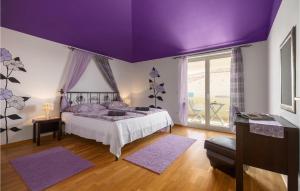 Four-Bedroom Holiday Home In Golubovo