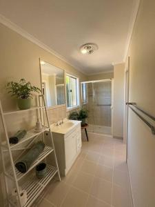 The Lancefield cottage - relax, revive and renew