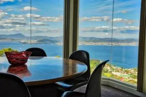 Sandy Bay Townhouse - Taroona