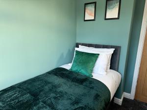 Stoneleigh Retreat 4BR Entire Home