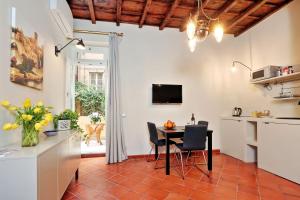 One-Bedroom Apartment with Terrace room in Cancelleriadieci