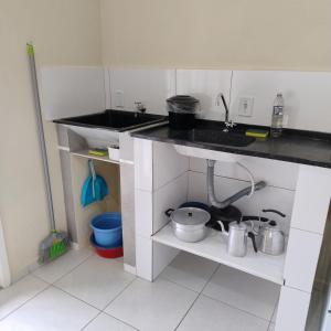 Kitnet bem localizada no bairro Costa e Silva