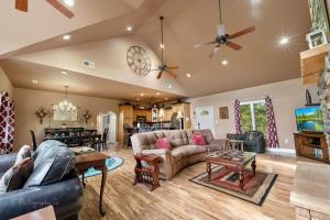 Enchanted Primrose Chalet #3709 Chalet