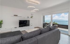 3 Bedroom Awesome Apartment In Kostrena 