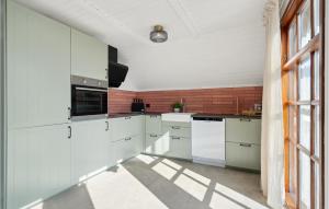 Gorgeous Home In Hvide Sande With Wifi