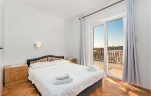 2 Bedroom Awesome Apartment In Rab 