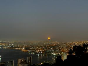 Hermoso dúplex en Cerro Alegre con vista al mar y cerros