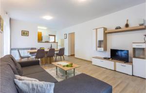 4 Bedroom Gorgeous Home In Katun Lindarski 