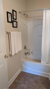 2-Bdrm condo with designated remote work areapool