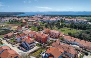3 Bedroom Awesome Home In Barbariga 