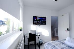 Hope Deluxe King Bedroom Manchester