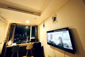 Central Seoul Hip Han River Yeouido Hondae