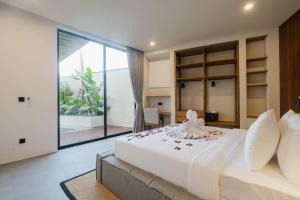 Lux Seis D 4BR Canggu - Free trf and security 24 h
