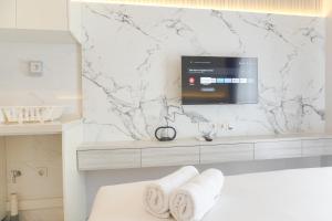 Comfort Stay Studio Sky House Alam Sutera near IKEA Apartment By Travelio