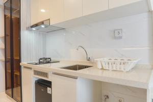 Comfort Stay Studio Sky House Alam Sutera near IKEA Apartment By Travelio