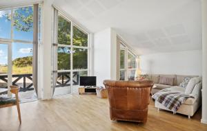 Cozy Home In Børkop With Wifi