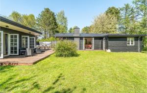 4 Bedroom Lovely Home In Vejby