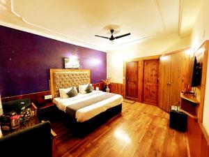 Elena Aastha - Valley View Rooms