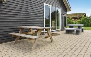 Beautiful Home In Vemb With Wifi