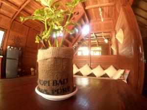 2 storey wooden house in the heart of Uluwatu