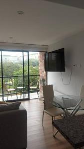 Lovely & quiet place, park view & private parking
