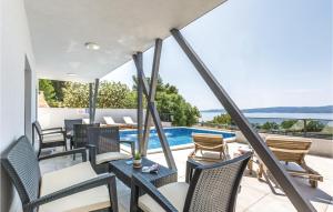 1 Bedroom Cozy Apartment In Medici 