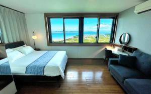 広々テラスで沖縄随一の絶景! 静かなヴィラでゆっくりと最高の旅を! Villa VIEW