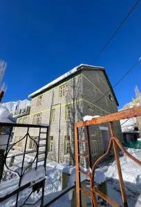 SNOWFLAKE Homestay - Tāndi