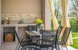 Gorgeous Home In Radeki Glavica