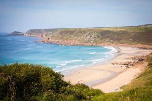 Girl Annie Beach Cottage Great Sea-Views Garden