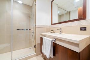 Luxury 2BR Skyline Sea View Direct Mall Metro Dining Shops City Walk