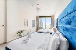 Luxury 2BR Skyline Sea View Direct Mall Metro Dining Shops City Walk