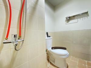 Classic Studio Room Apartment at Oxford Jatinangor By Travelio