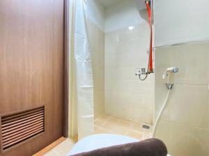 Classic Studio Room Apartment at Oxford Jatinangor By Travelio