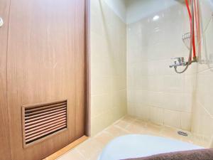 Classic Studio Room Apartment at Oxford Jatinangor By Travelio