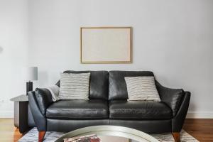 Blueground Sutton Place 1bd apartment NYC-1630