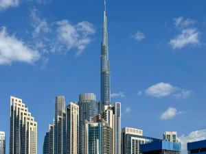 Exclusive 3BR Residence in 5-Star Hotel, Business Bay