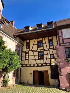Domaine La Cour Des Nobles - Demeure, Maison et Appartements au coeur de Riquewihr : Appartement en Duplex