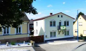 " Haus am Golfplatz" private Unterkunft - Olbendorf