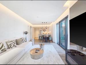 FIRST CLASS 1BR Charming City